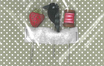 Strawberry And Thread Pins / Puntini Puntini