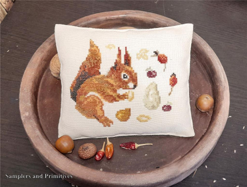 Autumn Squirrel / Samplers And Primitives