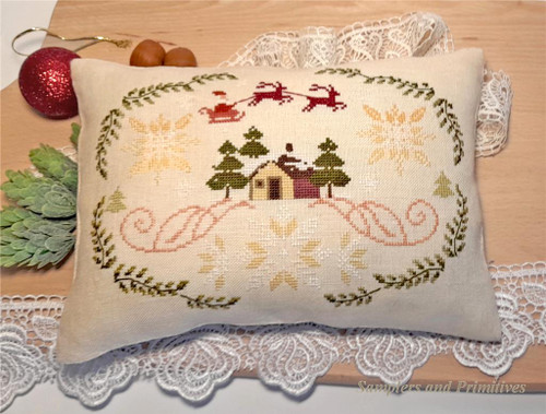 Santa With Ornaments / Samplers And Primitives