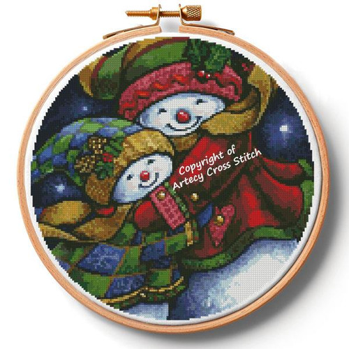 A Winter Hug Hoop (Extra Large) - 15799 - Pfld / The Proper Stitcher