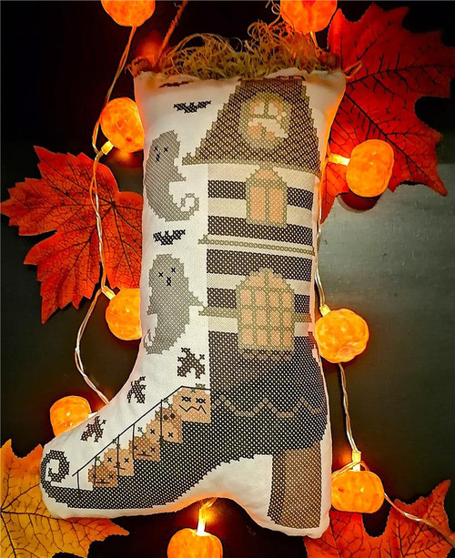 Haunted Stocking / Twin Peak Primitives