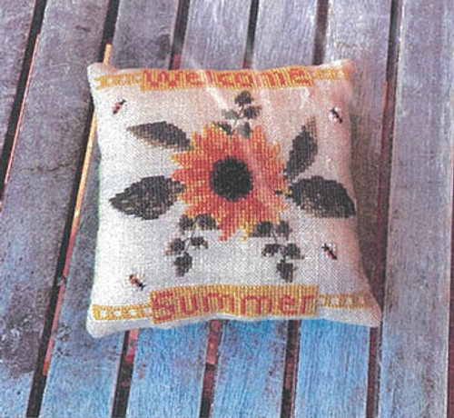 Welcome Summer Pillow / MTV Designs