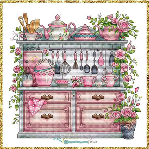 Pink Kitchen / Les Petites Croix De Lucie