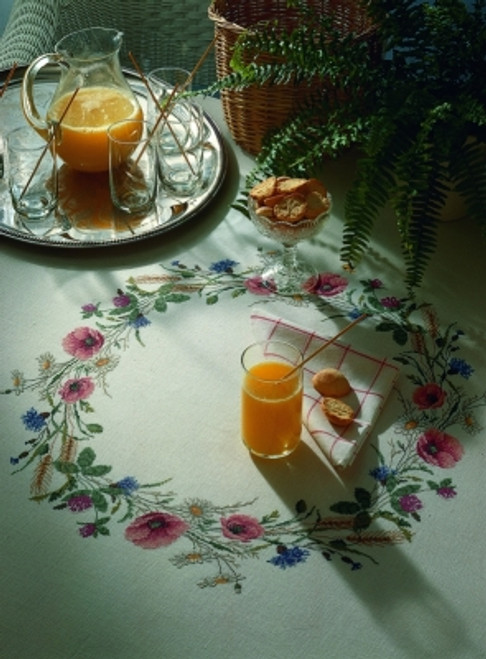 Poppies Wreath Tablecloth / Eva Rosenstand / 77121187