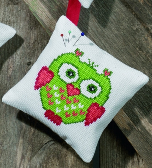 Green Owl - Pincushion / Permin / 37395