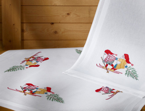 Here Comes the Tree -  Table Topper -  Embroidery (lower left) / Permin / 271601