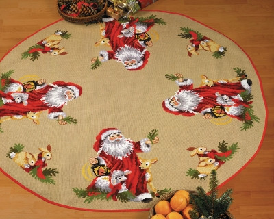 Santa With Animals Tree Skirt / Permin / 453255