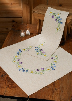 Springflowers - Table Topper (top) / Permin / 638822