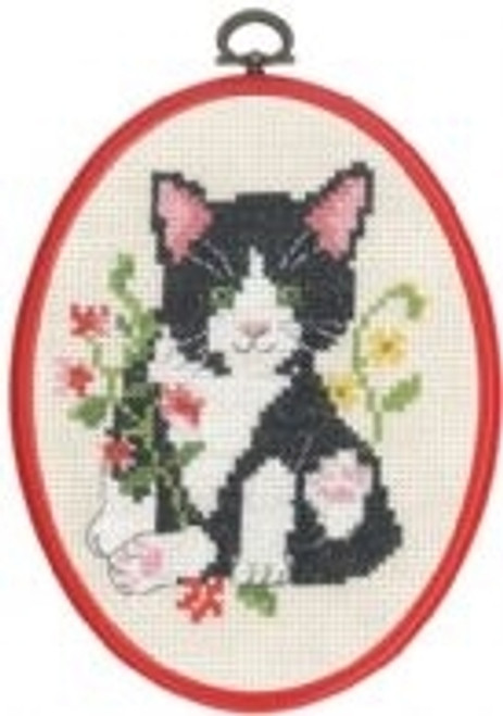 Black Cat in Flowers / Permin / 925827