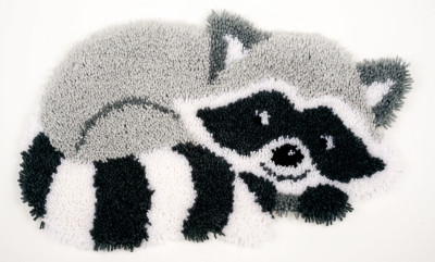 Raccoon Shaped Latch Hook Rug / Vervaco / PNV156421
