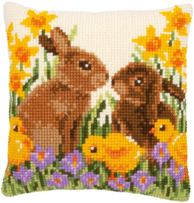 Rabbits With Chicks Cushion / Vervaco / PNV183143