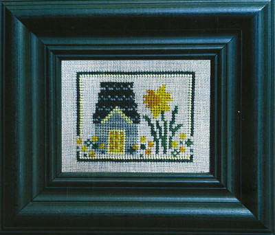 The Spring Daffodil House / Bent Creek