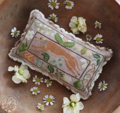 Tudor Hound / Blue Flower, The