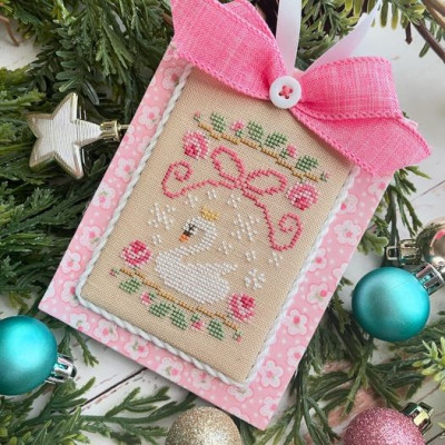Christmas Swan (10/12) - Pastel Collection Ornaments / Country Cottage Needleworks