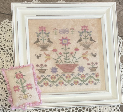 Elizabeth's Spring Basket  / From The Heart Needleart