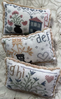 Sampler Petites Three / From The Heart Needleart
