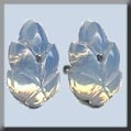 Flower Petal WHITE Opal / Mill Hill / 12304