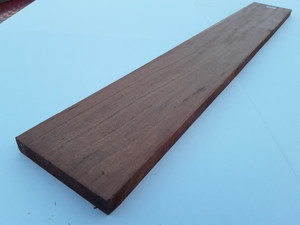 HARDWOOD KILN DRIED RHODESIAN TEAK TIMBER BOARD / PLANK OFFCUT HARDWOOD KILN DRIED RHODESIAN TEAK TIMBER BOARD / PLANK OFFCUT