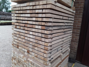 HARDWOOD FRESH SAWN ENGLISH OAK POSTS / OFFCUTS ( GRADE 2) HARDWOOD FRESH SAWN ENGLISH OAK POSTS / OFFCUTS ( GRADE 2)