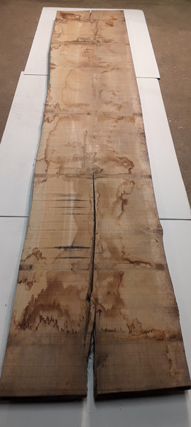 HARDWOOD SAWN DRIED WANEY EDGE / LIVE EDGE TIMBER OAK BOARD / PLANK OFFCUT
