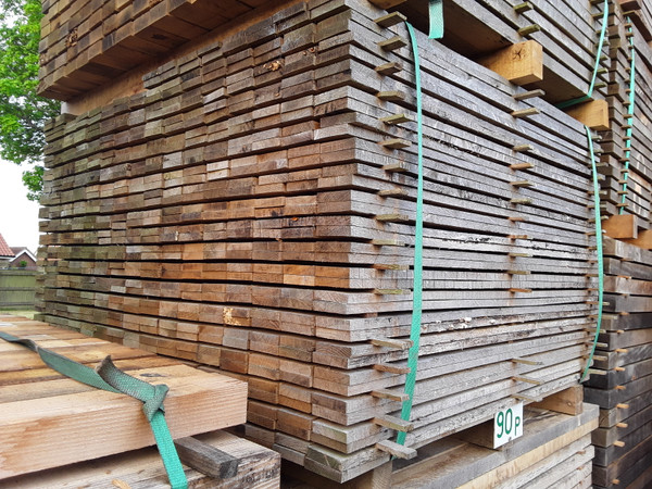 HARDWOOD FRESH CUT SAWN ENGLISH OAK BENCH SLATS / CLADDING / TIMBER OFFCUTS
