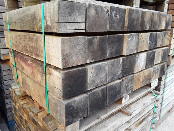 HARDWOOD AIR DRIED SAWN ENGLISH OAK BEAMS / BLOCK OFFCUTS