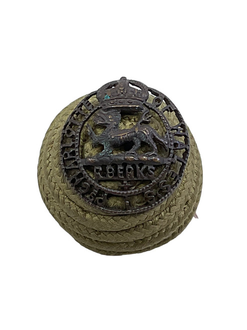 British Royal Berkshire Regiment Hat Boss Badge