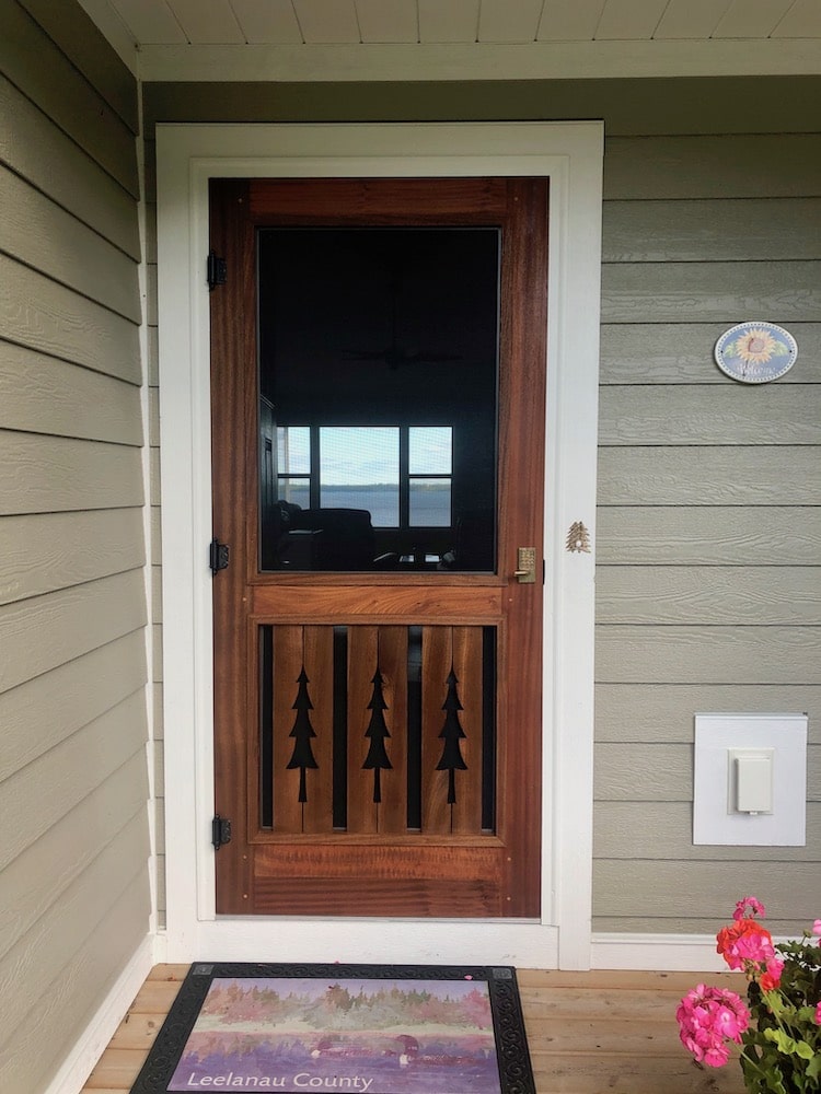5 Reasons Why We Love Mahogany Montana Screen Doors LLC