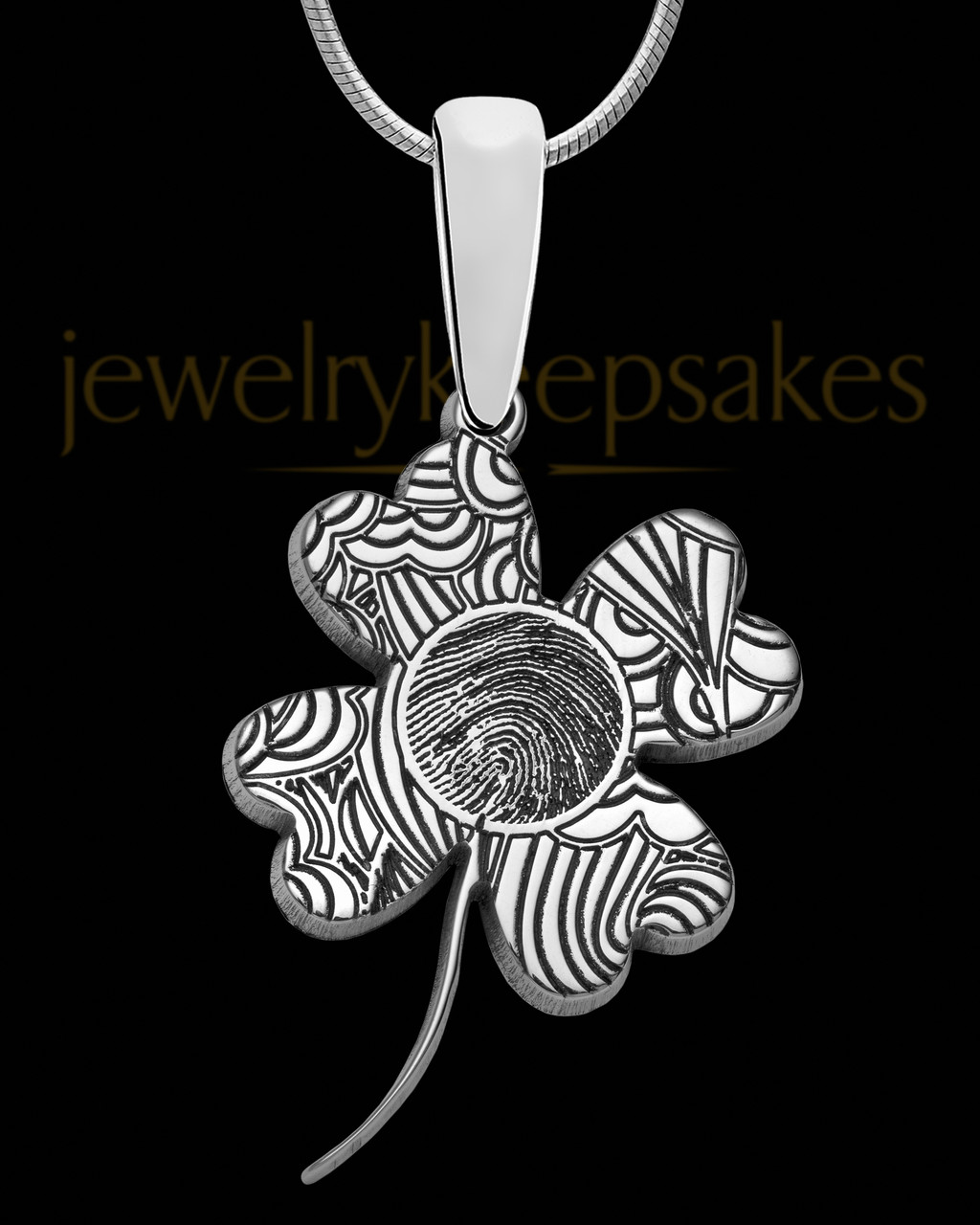 Four-Leaf Clover Green Enamel Necklace – Queen of Diamonds