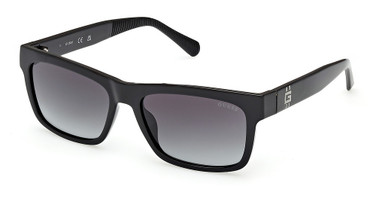 Guess? GU00221 shiny black / gradient smoke/01B