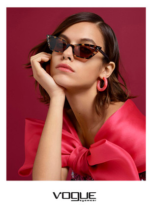 Vogue Eyewear: Fashion-Forward Glasses That Define Your Style