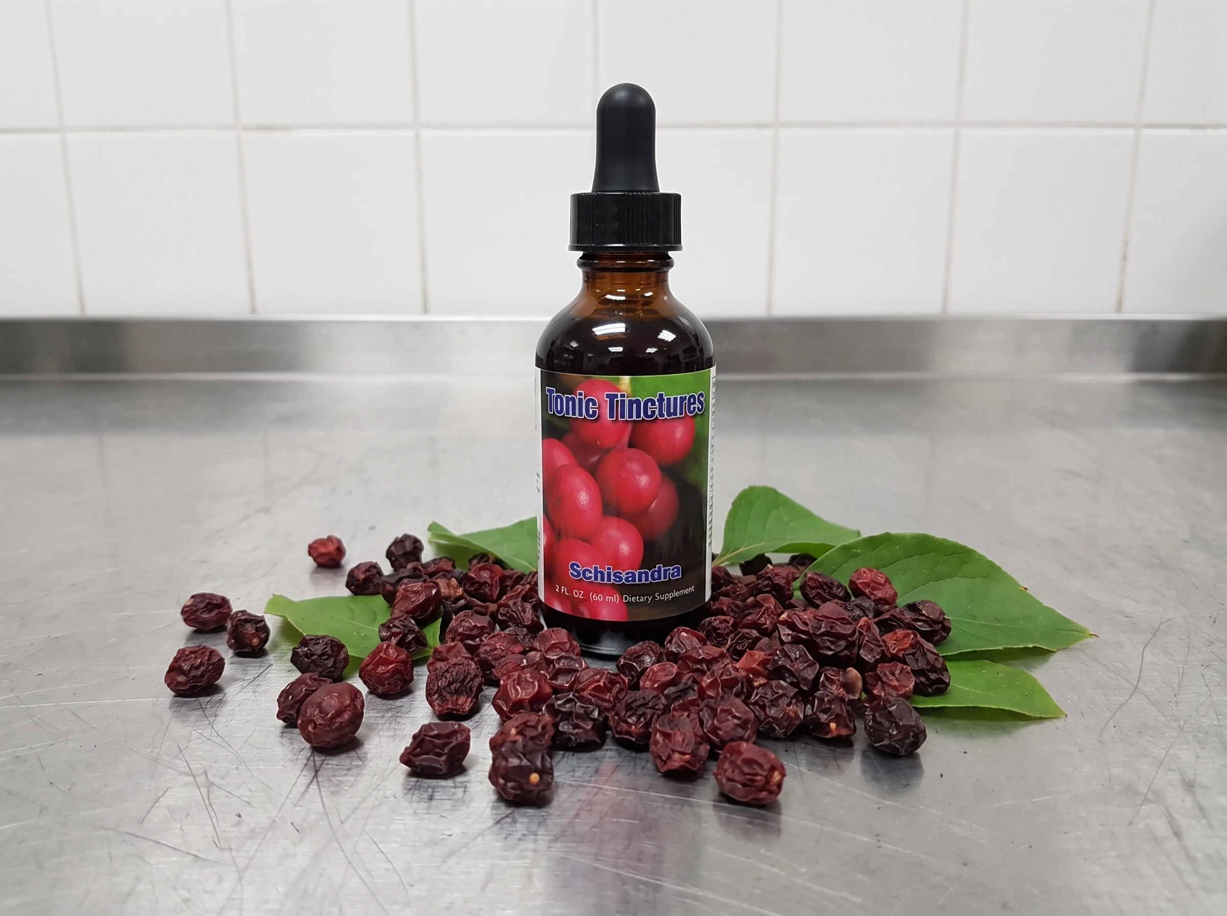 Schisandra formulation with raw ingredients.