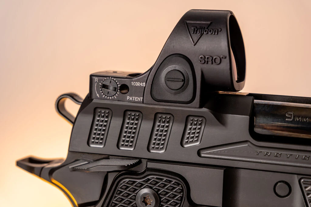 Trijicon SRO seated in the deep-flared captured direct-mount pocket of the Torch Tactical slide.