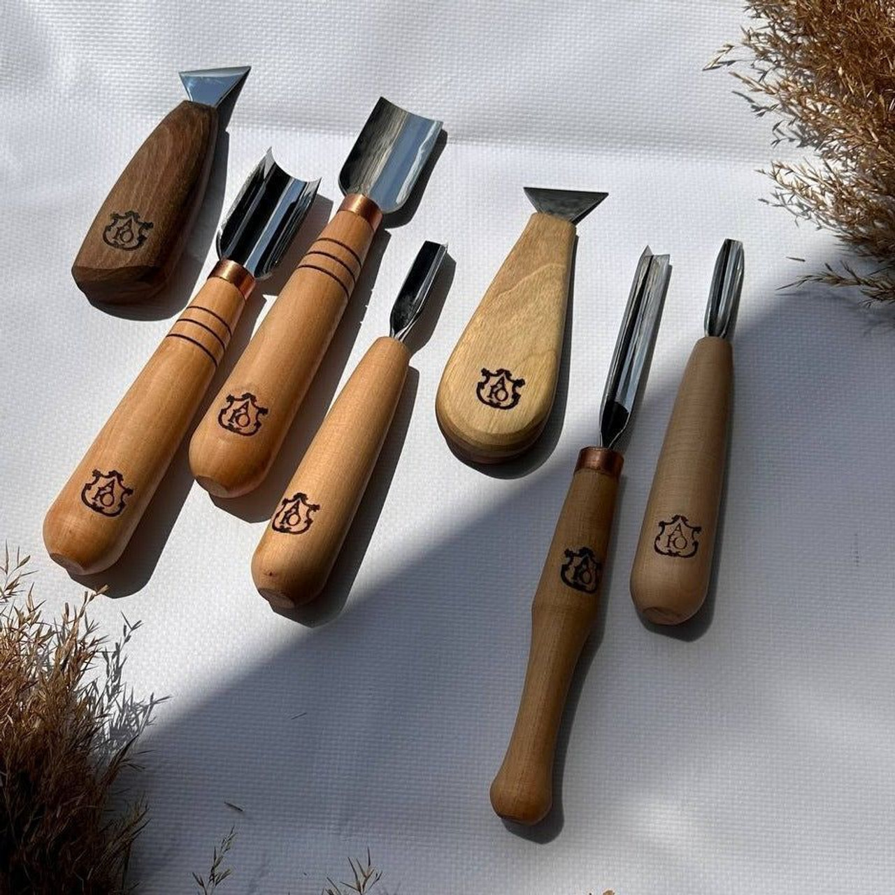 STRYI 7 piece Chip carving set for experienced carvers as well as new to the hobby. Designed by  Master carver Adolf Yurev (AY)