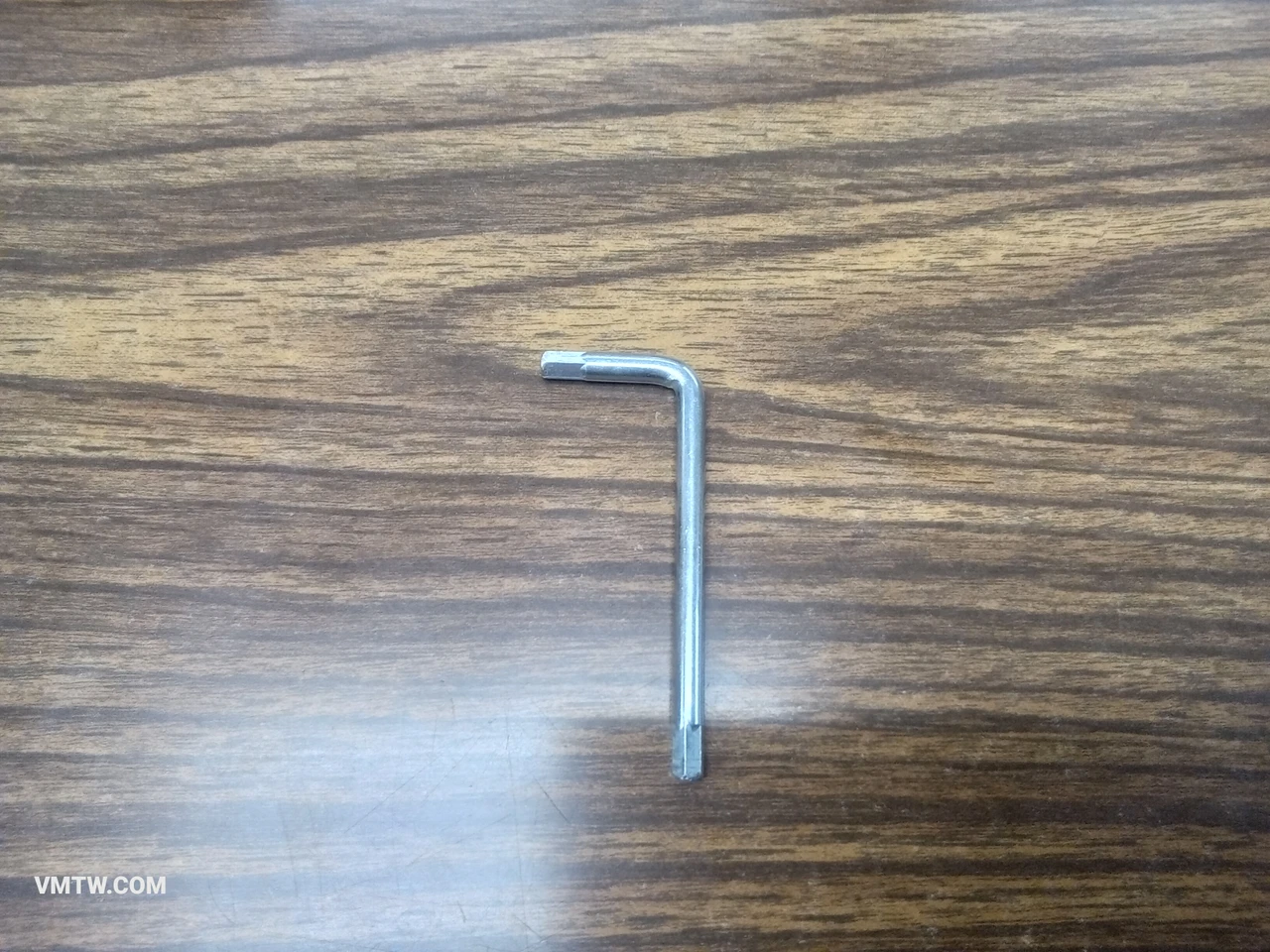 PlayWood 4pcs 90 connectors. Hi-tech plastic clamps for joining wood panels of 3/4 inches. Ideal for DIY: create furniture for your home, garden, office, kidsroom and setup events (Red)