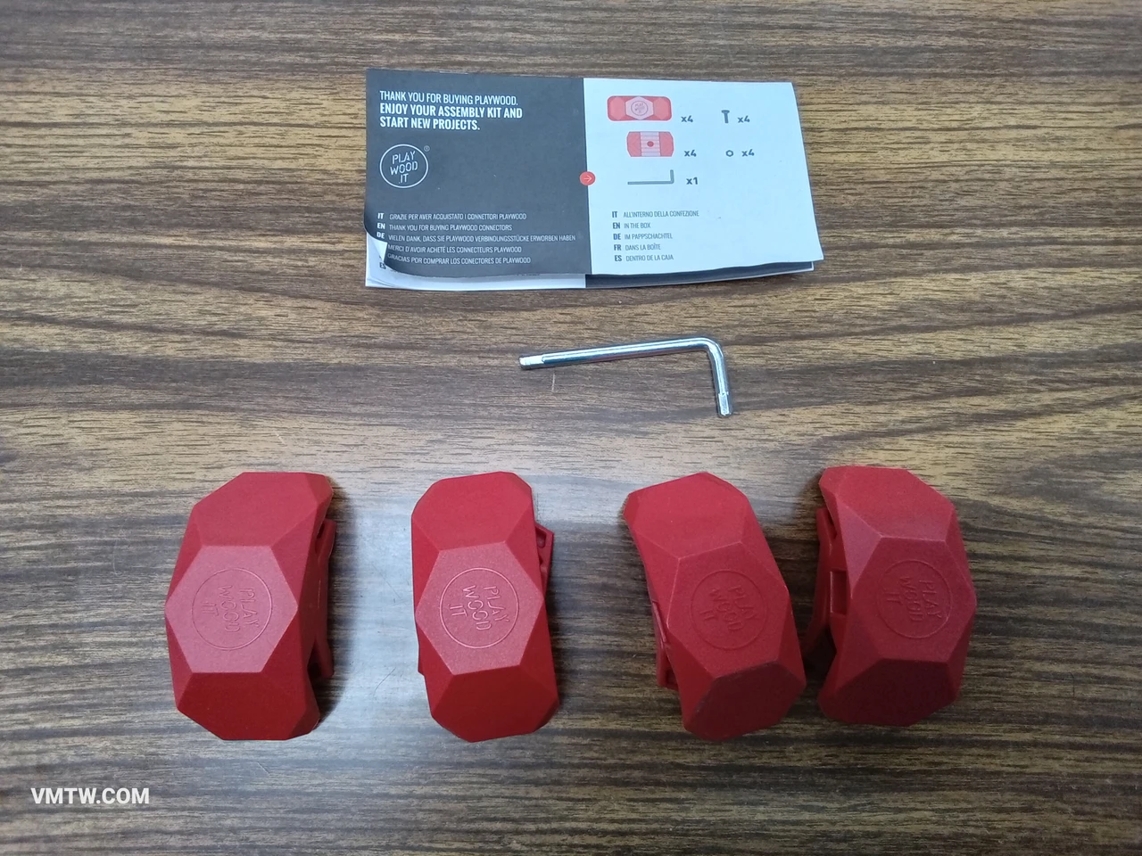 PlayWood 4pcs 90 connectors. Hi-tech plastic clamps for joining wood panels of 3/4 inches. Ideal for DIY: create furniture for your home, garden, office, kidsroom and setup events (Red)