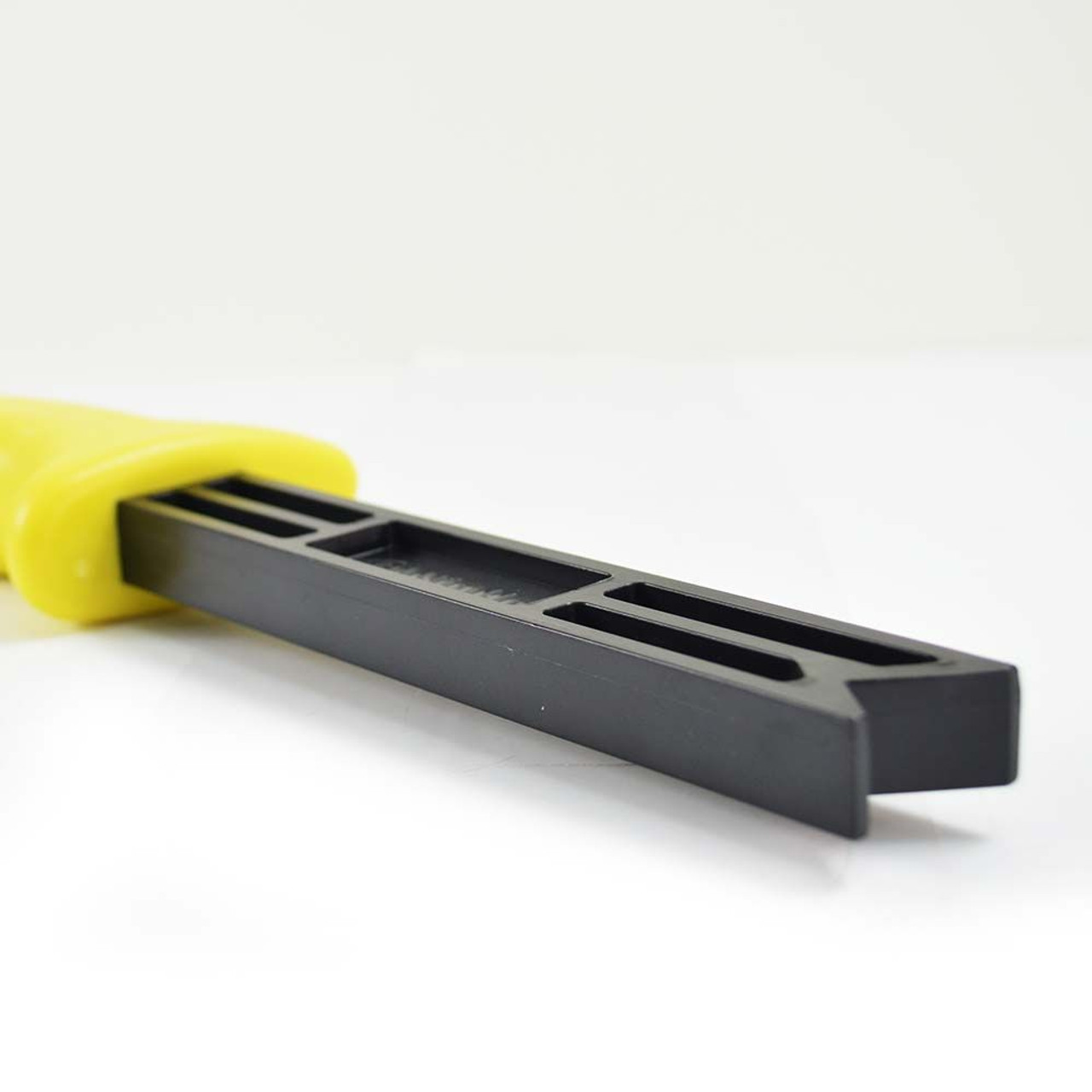 Big Horn 10226 Plastic Magnetic Push Stick (Yellow Handle with Black Stick) Big Horn 10226 Plastic Magnetic Push Stick (Yellow Handle with Black Stick)