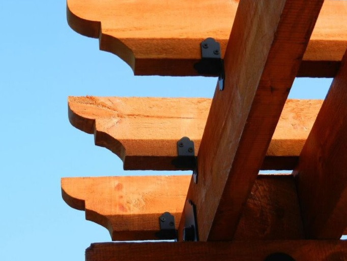 OZCO Ornamental Wood Ties 2" High Velocity Rafter Clips in Laredo Sunset