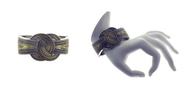 Silver tone metal bracelet QB07