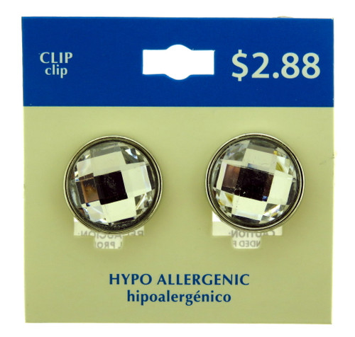 Hypo allergenic clip-on earrings shaped as a circle with a diamond like jewel PP39