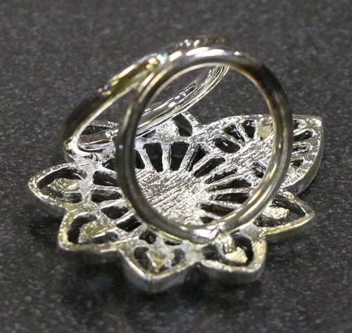 Assorted Scarf Clips & Scarf Rings 600 Pieces