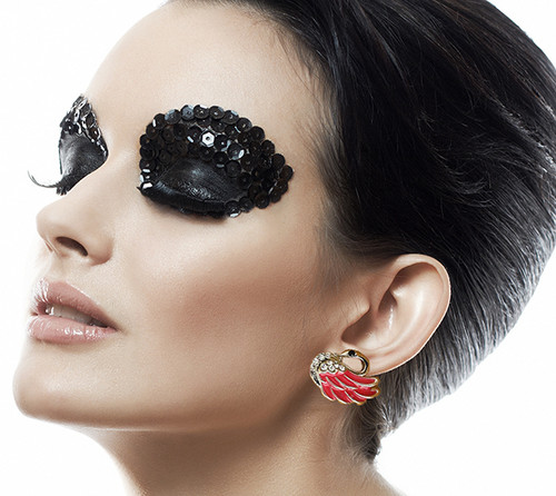 Swan stud earrings E264A