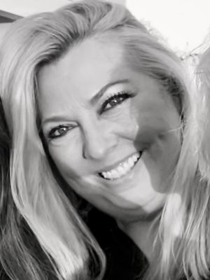 jannifer-ohn-300x400.jpg jannifer-ohn-300x400.jpg