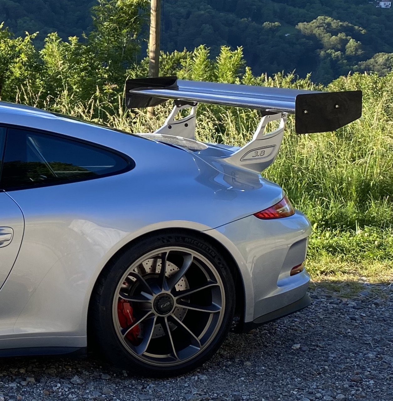 Reverie High Down-Force Carbon Fibre Rear Wing Kit for Porsche 911 GT3 (991.1) (13 - 17 ) - 310mm (REV-R01SB0487)