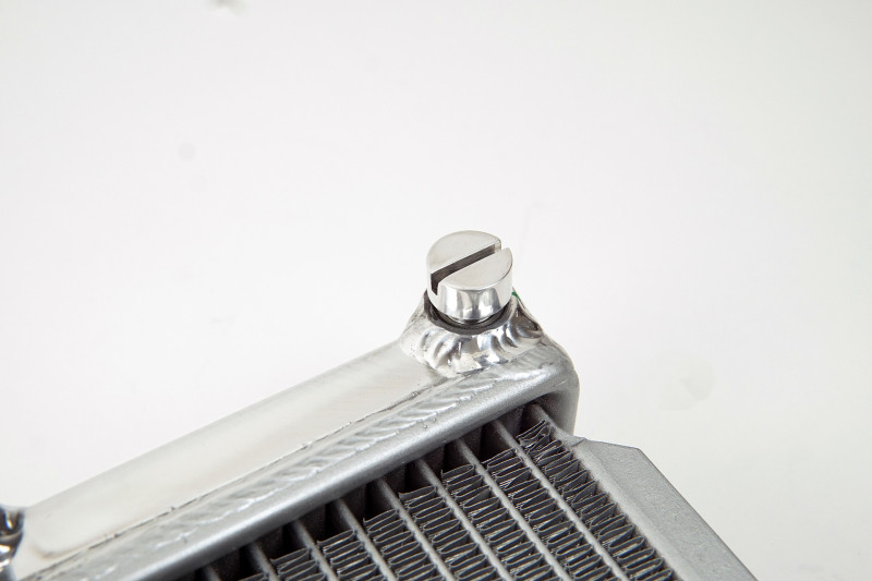 CSF 08-15 Subaru Impreza WRX/STI 1-Row 31mm High-Performance Aluminum Radiator - 7094 Photo - Close Up