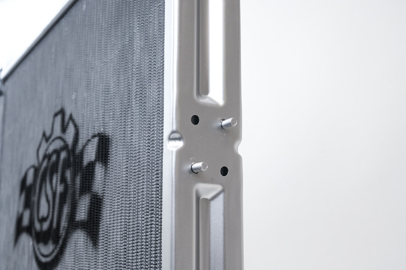 CSF 98-07 Toyota Land Cruiser / Lexus LX470 Heavy Duty All Aluminum Radiator - 7207 Photo - Close Up