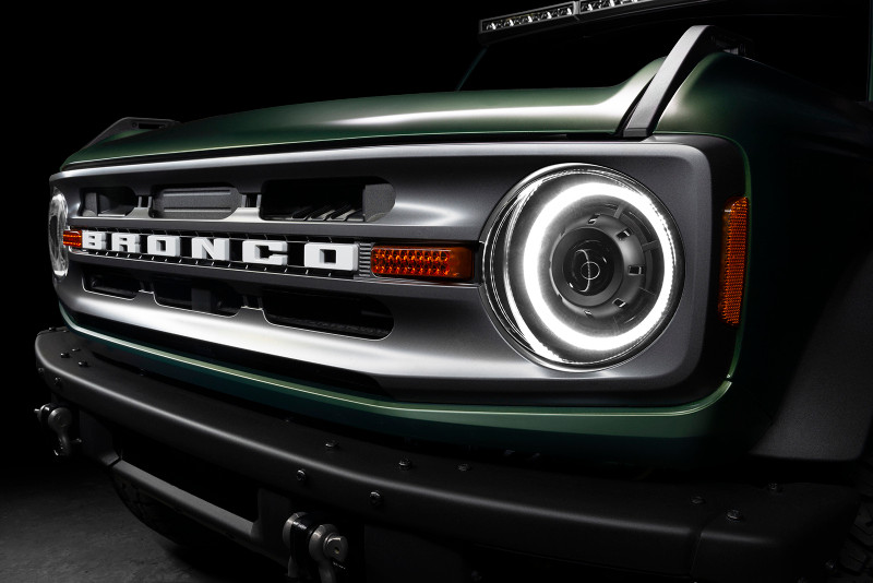 Oracle Ford Bronco 21+ Oculus  Bi-LED Projector Headlights - 5886-001 Photo - lifestyle view