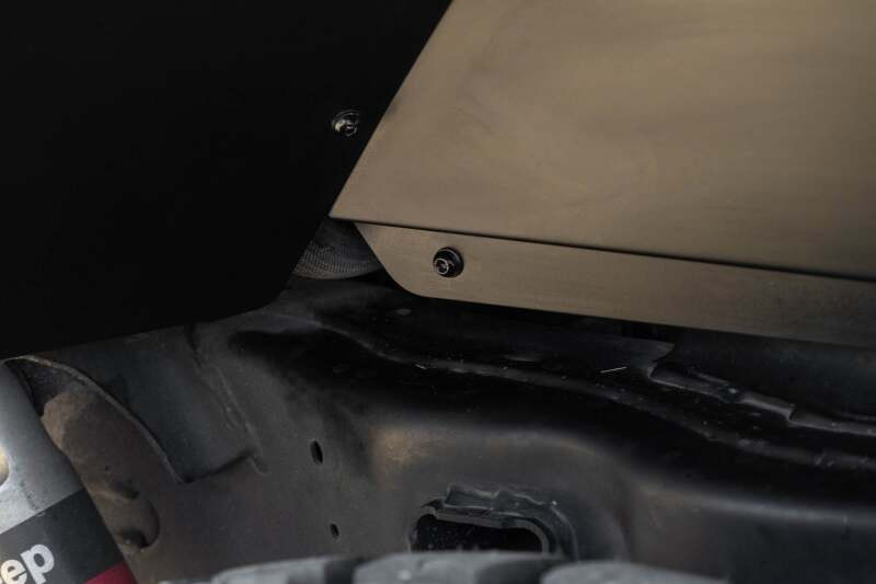 DV8 Offroad 20-24 Jeep Gladiator JT Rear Inner Fender Liners - Satin Black - INFEND-07RB Photo - out of package