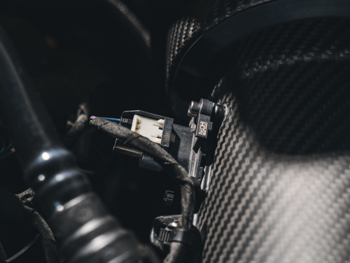 AWE Tuning 24-26 Ford S650 Mustang GT/Dark Horse S-FLO Carbon Intake - 2660-15650 Photo - Mounted