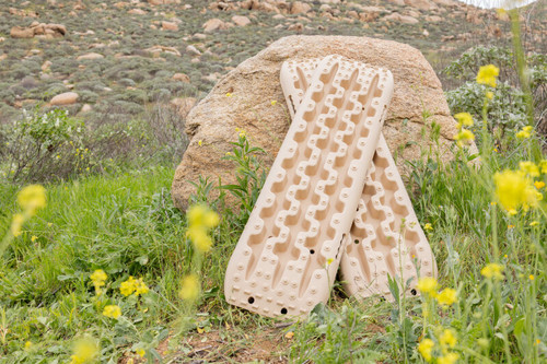 DV8 Offroad DV8 Xtract Traction Boards | Pair | Tan - RTB1-02TN Photo - out of package